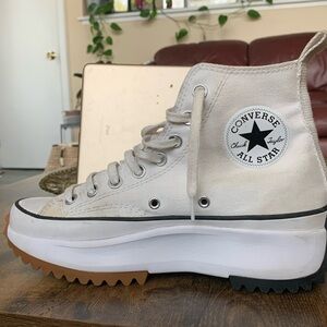 White/Black/Gum - Converse Unisex Run Star Hike Canvas High Top Platform Sneaker
